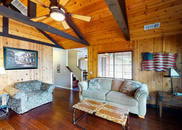 Calandri Lakeview House