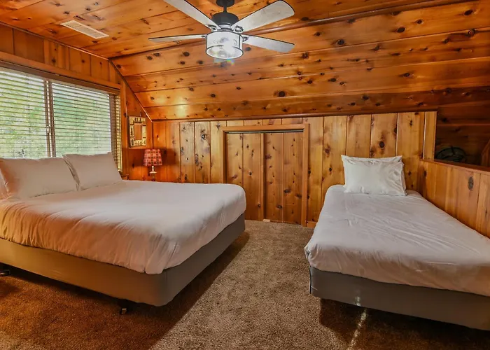 Harris Lakeview Cabin